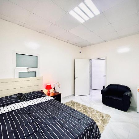 Private 2Bedroom Villa With T&B And Kitchenette Near Abu Dhabi International Airport Buitenkant foto