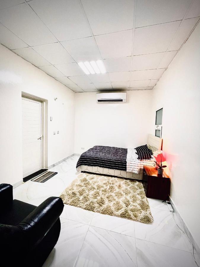 Private 2Bedroom Villa With T&B And Kitchenette Near Abu Dhabi International Airport Buitenkant foto
