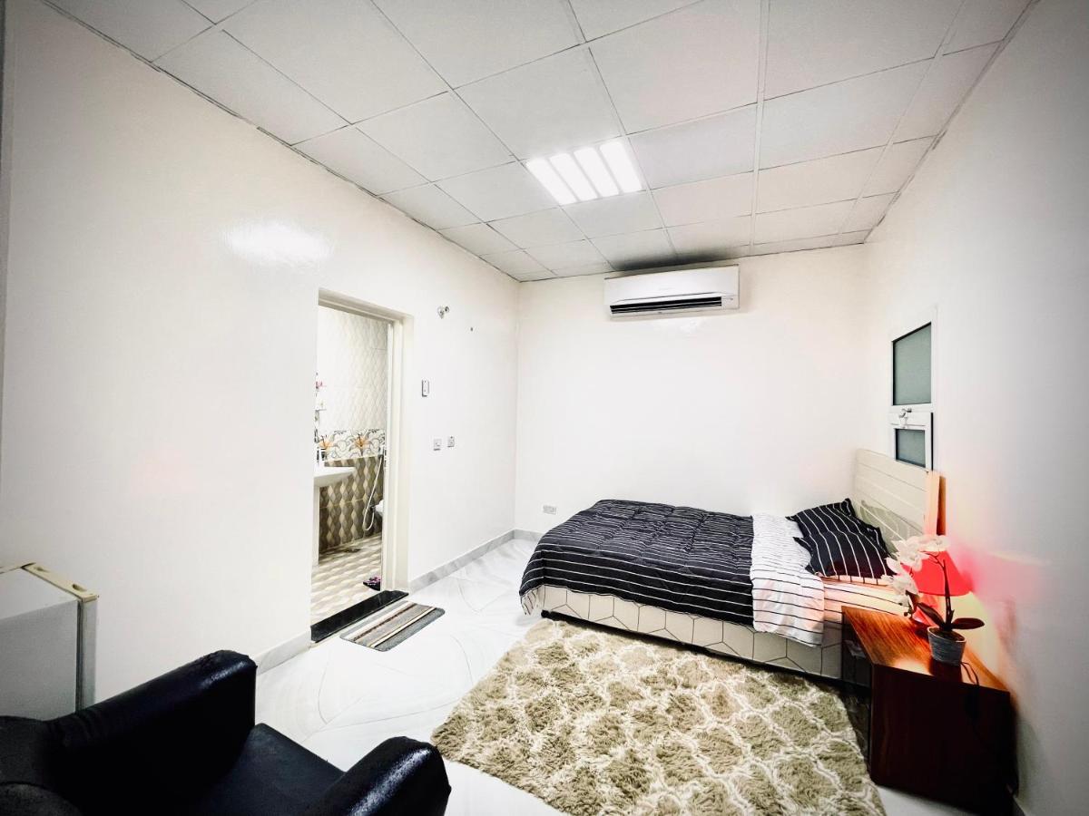 Private 2Bedroom Villa With T&B And Kitchenette Near Abu Dhabi International Airport Buitenkant foto